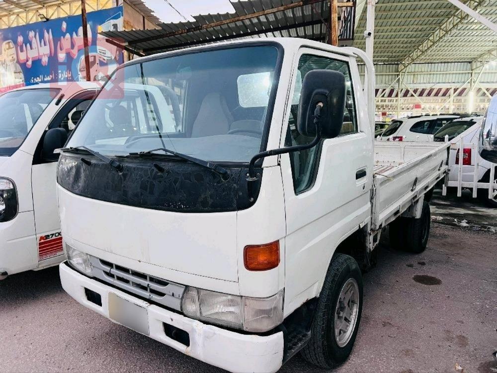 تۆیۆتا تۆیۆئیس